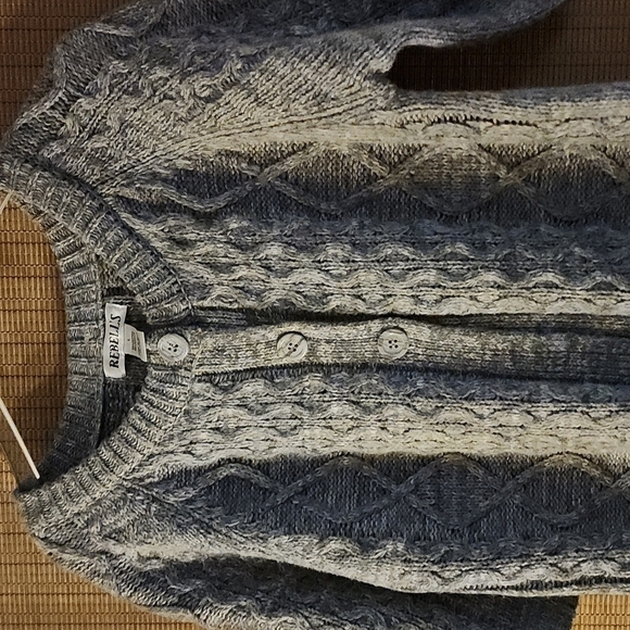 Rebel Long Thick Sweater Size Large - Picture 2 of 5